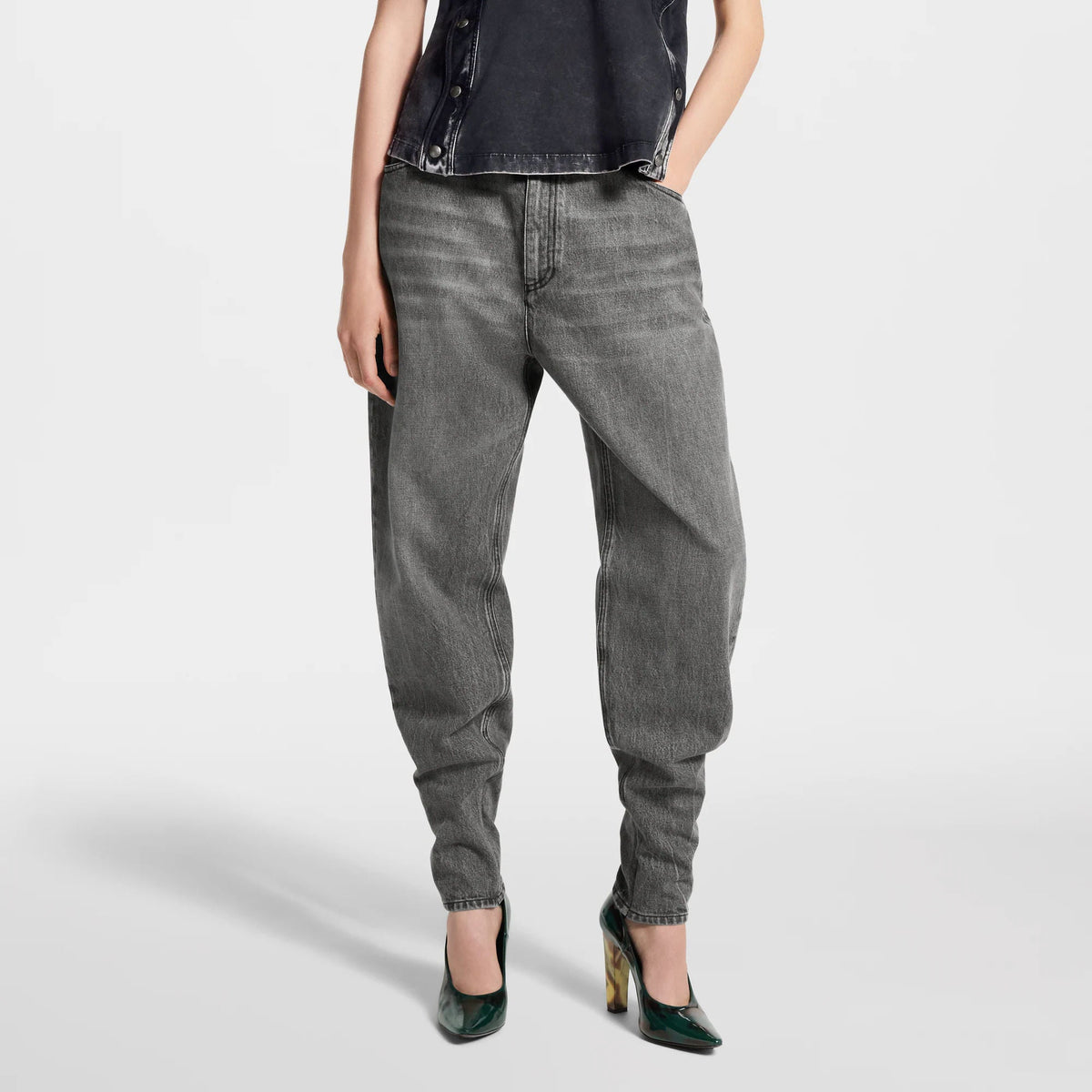 Women's Tapered Balloon Jeans