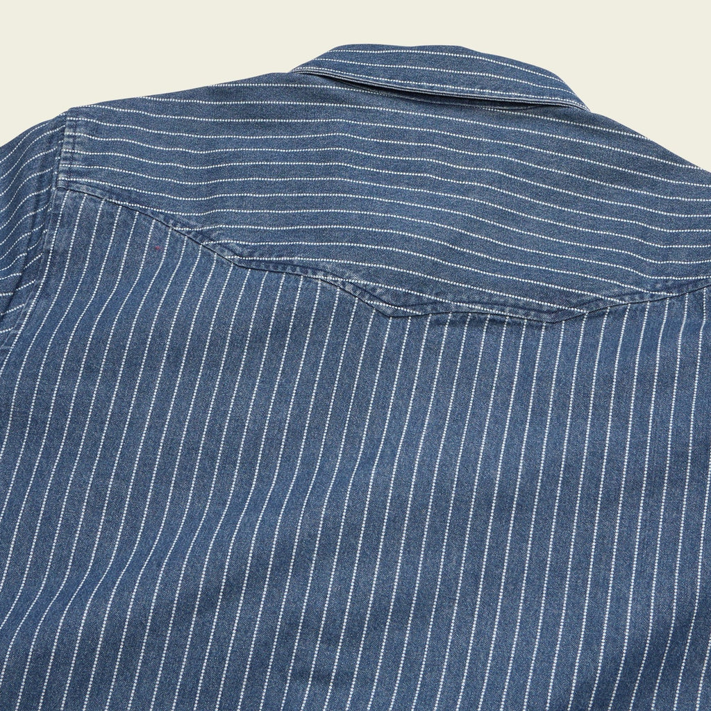 stripe denim snap shirt in Merle Stripe, collar detail