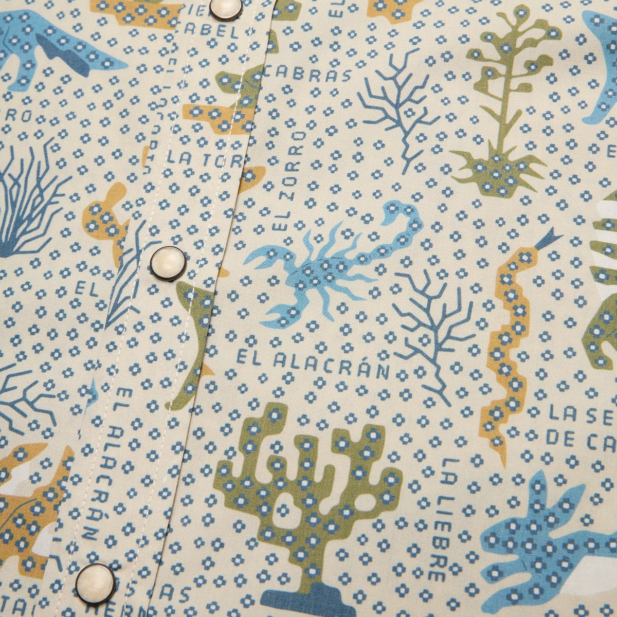 print cotton pearl snap shirt in Ecosistema: Sand, worn on model