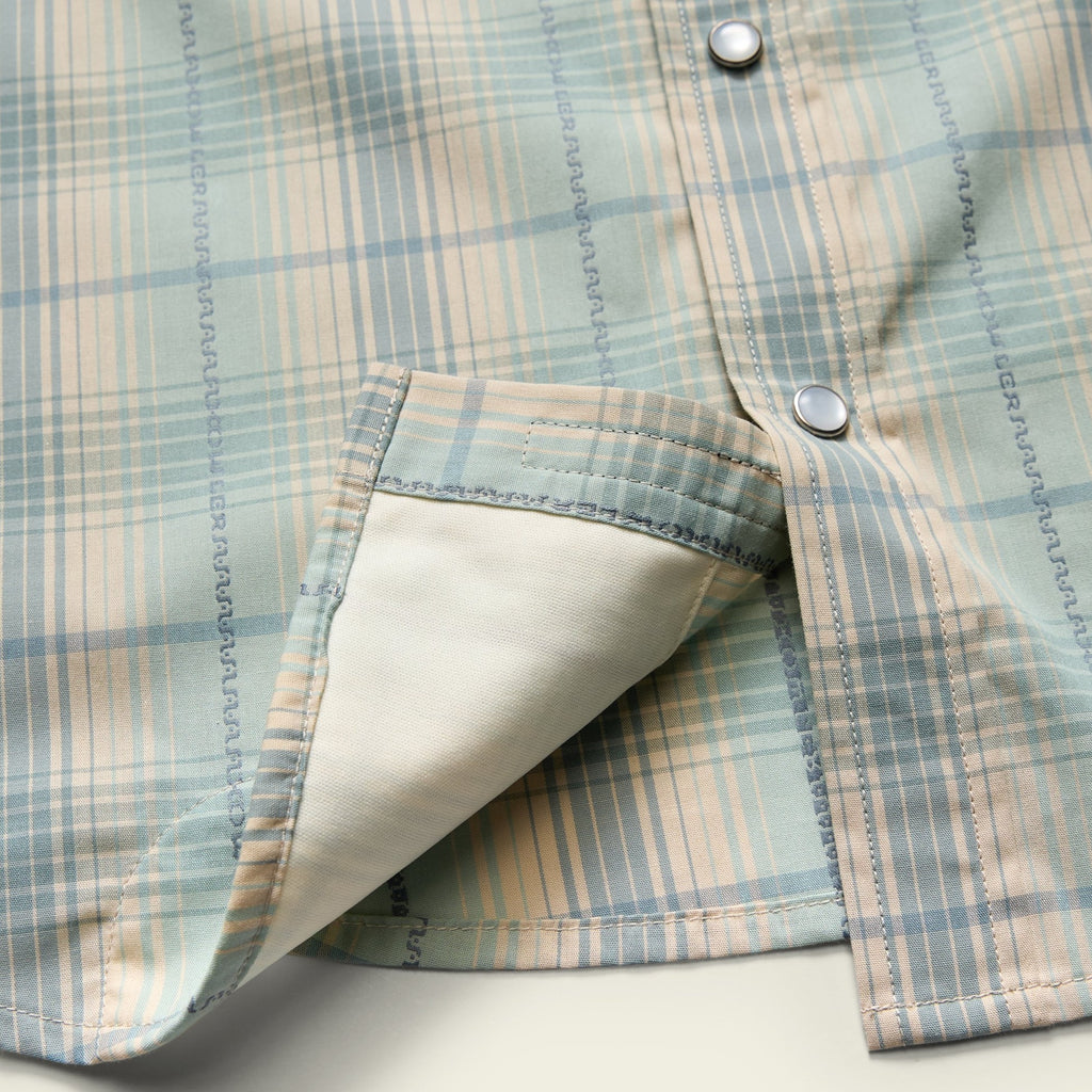 plaid cotton pearl snap shirt in Prairie Plaid: Seafoam, collar detail